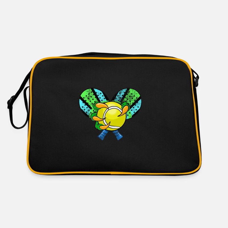 Padel Schläger mit einer Reptilien Hand mit Padel Retro Tasche