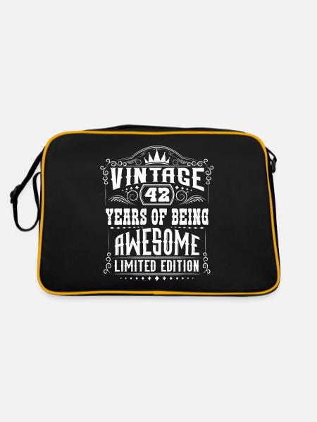 42 Years Of Being Awesome 42 Geburtstag 42 Jahre - Retro Tasche - Schwarz/Gold - Hinten