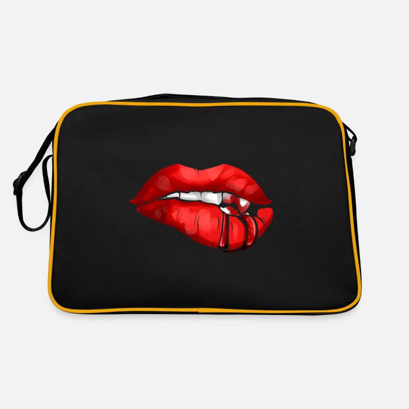Bloody Lips With Fangs From A Vampire On Halloween Retro Tasche