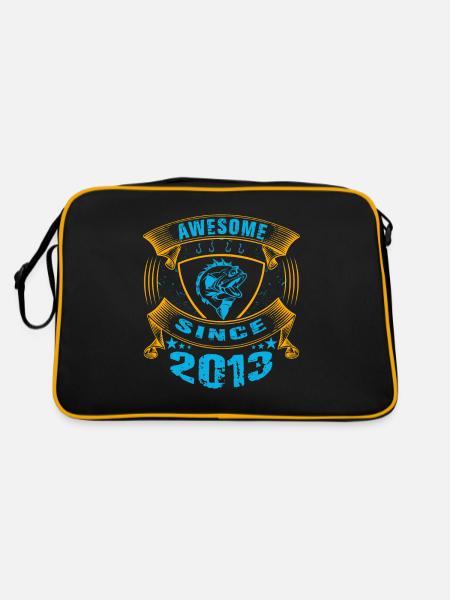 Awesome since 2013. Angel, Angler Geburtstag - Retro Tasche - Schwarz/Gold - Hinten