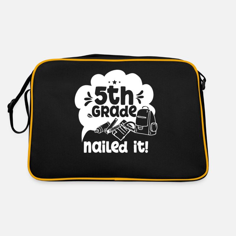 5 classes terminées École cinquième année Cinquième année Sac Retro