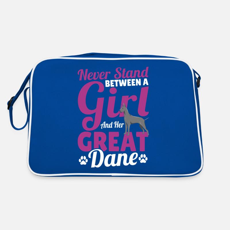 Stehe niemals zwischen einem Mädchen und ihrer Retro Tasche