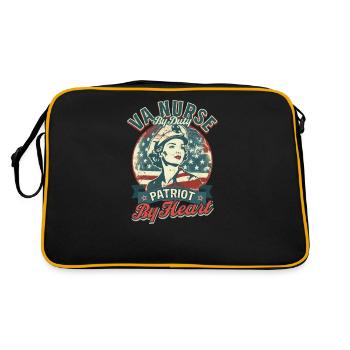 VA Krankenschwester VA Krankenschwester durch Pflicht, Patriot durch Herz - Retro Tasche - Schwarz/Gold - Hinten
