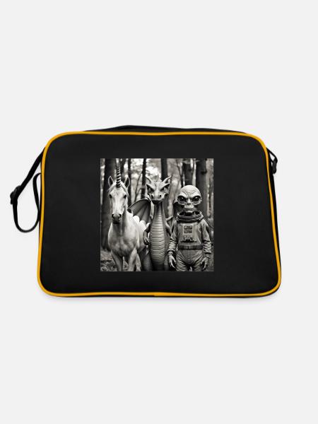 Weird Unicorn Dragon Alien Photografy 2 - Retro Tasche - Schwarz/Gold
