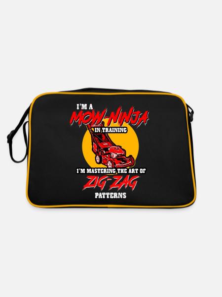 Lawn Care I'm A Mow Ninja In Training - Retro Bag - black/gold - Back