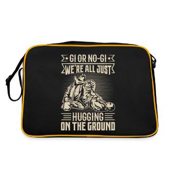 Gi ou pas Gi, nous sommes tous en train de nous étreindre sur le sol - Sac Retro - noir/or - Dos