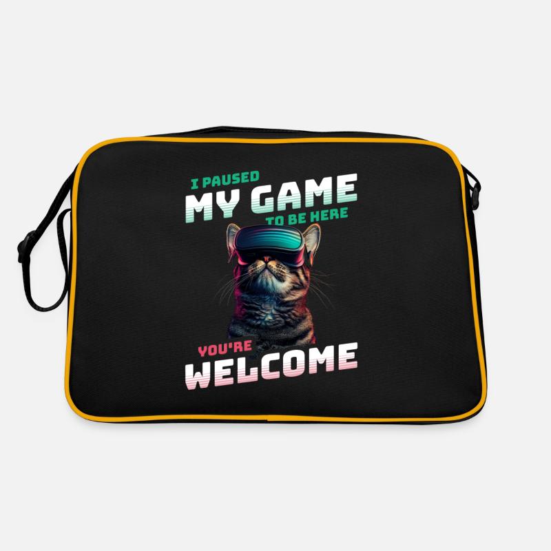 I just paused my game to be here - Katze mit VR Retro Tasche