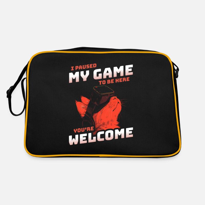 I just paused my game to be here - Katze mit VR Retro Tasche