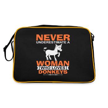 Never underestimate a woman who loves donkeys - Retro Bag - black/gold - Back