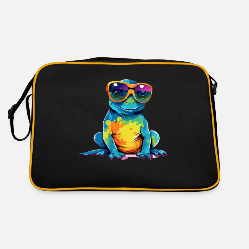 Lila the spectacled salamander Retro Bag