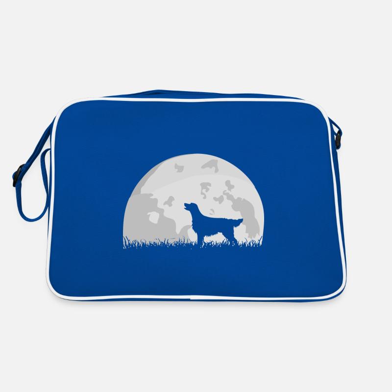 Flat Coated Retriever full moon Retro Bag