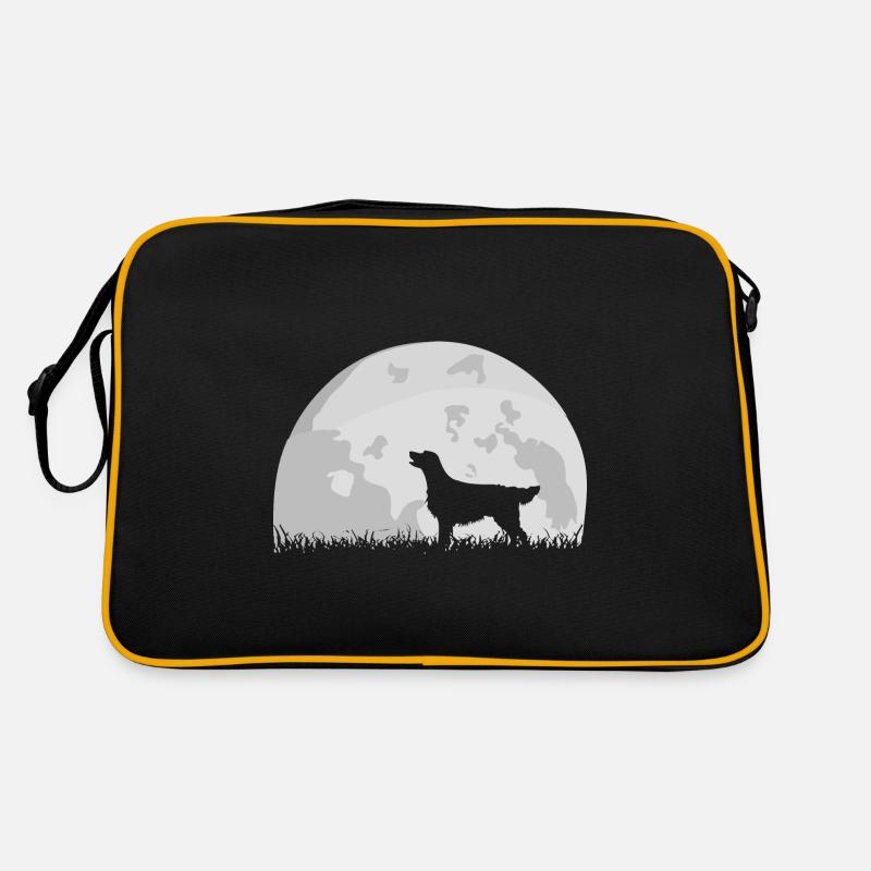Flat Coated Retriever full moon Retro Bag
