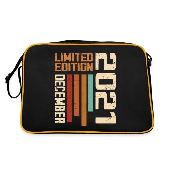 December 2021 - 2021 December - Retro Bag - black/gold - Back