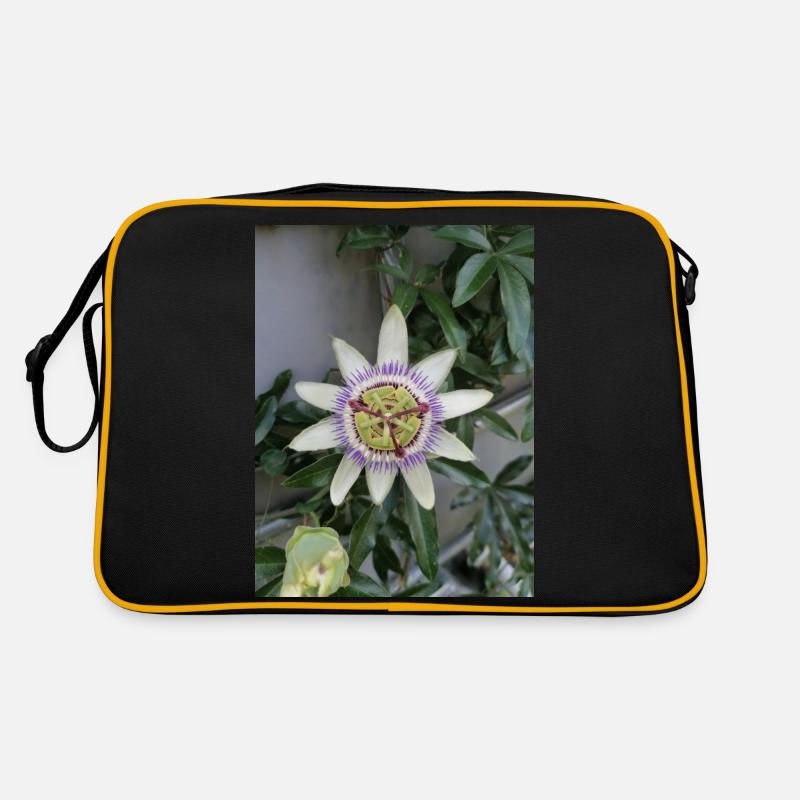Passion Fruit Flower Passiflora - Retro Bag - black/gold