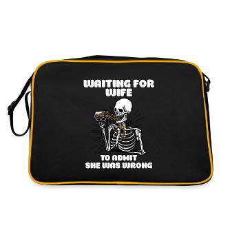 Waiting For Wife To Admit She Was Wrong Funny - Retro Bag - black/gold - Back