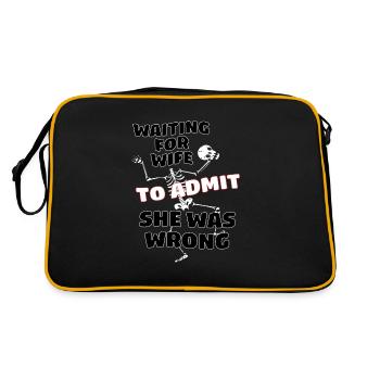 Waiting For Wife To Admit She Was Wrong Funny - Retro Bag - black/gold - Back