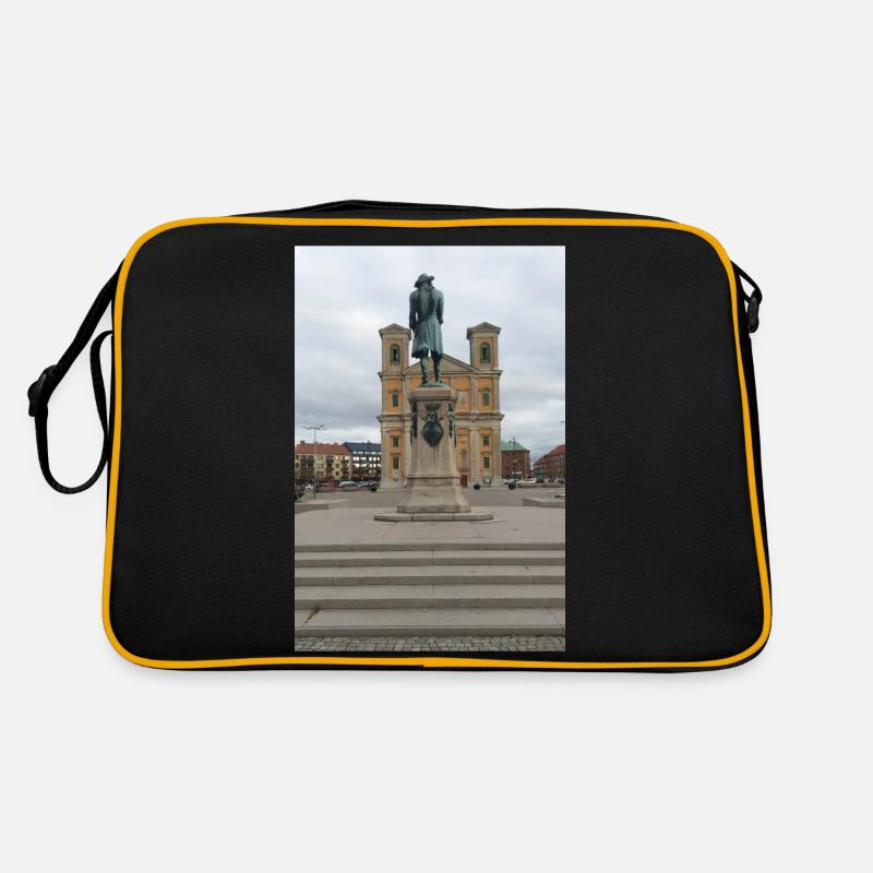 Le roi devant l’église de Frédéric Sac Retro