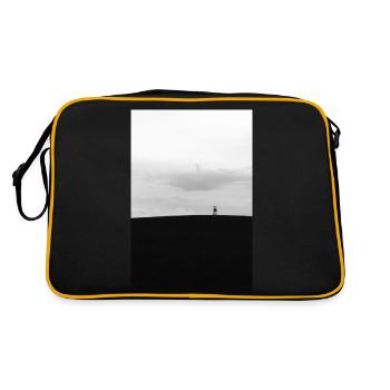 Der highseat auf einem hügel im feld - Retro Tasche - Schwarz/Gold - Hinten