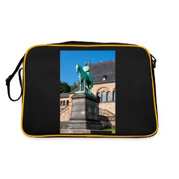 Equestrian statue of Wilhelm I at The Kaiserpfalz - Retro Bag - black/gold - Back