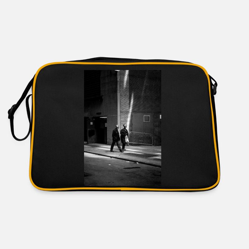 09A9735 ILLEGAL ALIENS Retro Tasche