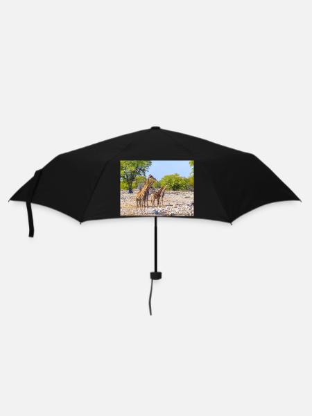 Giraffe und Landschaft im Etosha Nationalpark - Regenschirm (klein) - Schwarz