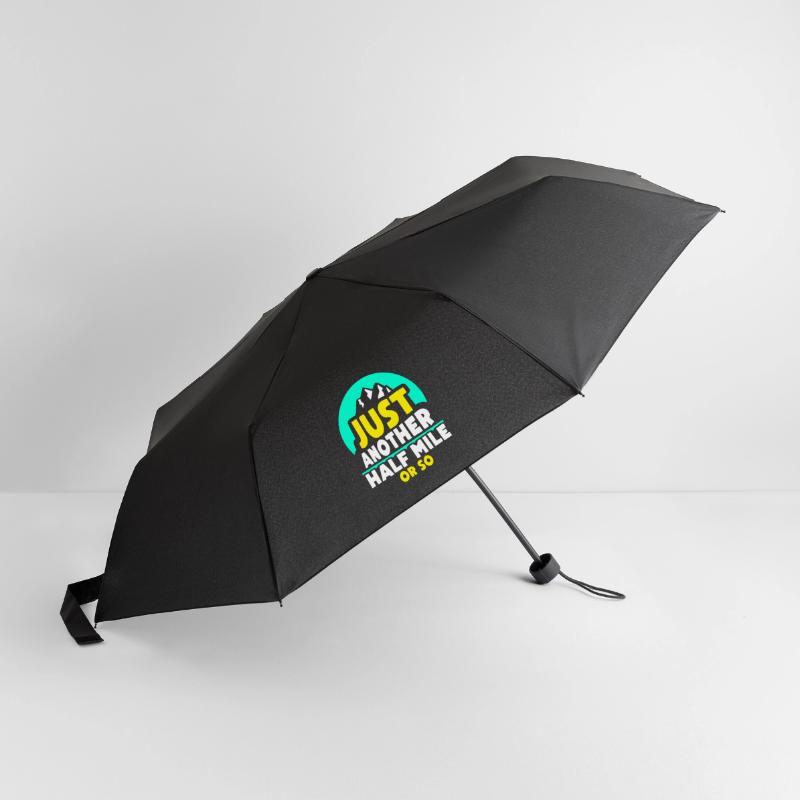 Nur Noch Eine Halbe Meile Oder So Wanderung Regenschirm (klein)