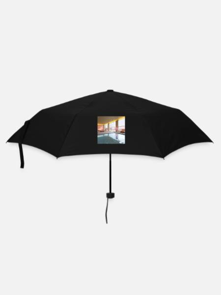 Ein sonnendurchfluteter Lounge-Bereich art 2 - Regenschirm (klein) - Schwarz