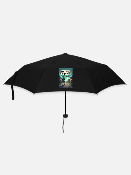 Ein netter, kleiner Alien entsteigt seinem UFO - Regenschirm (klein) - Schwarz