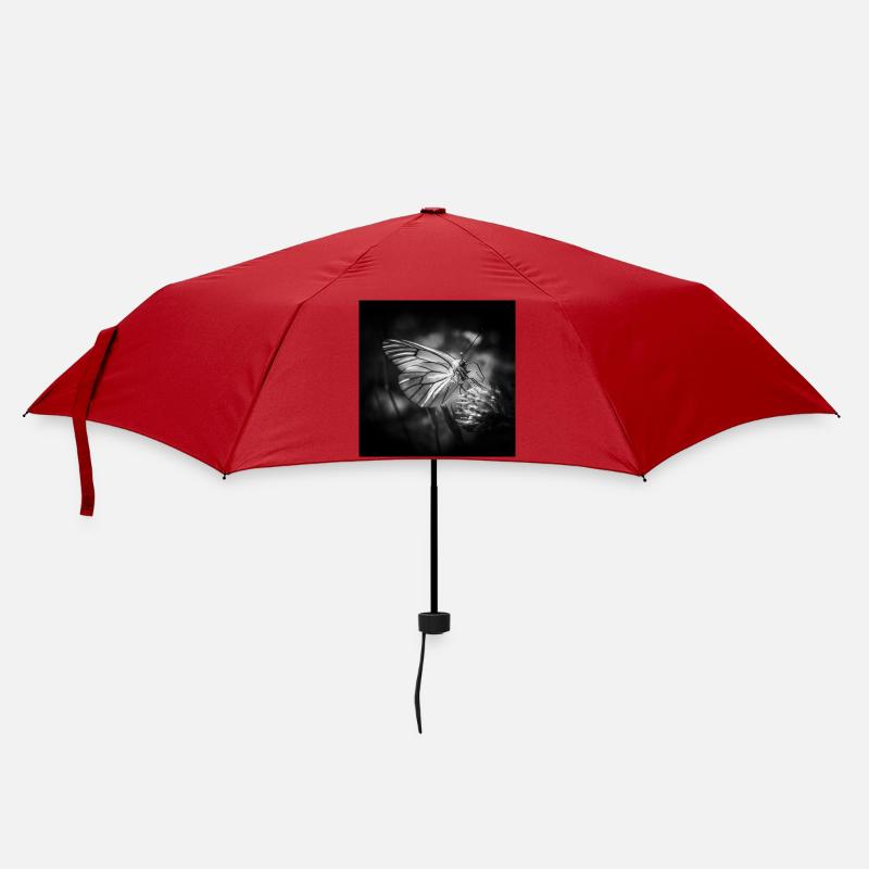 Papillon gros plan affiche noir et blanc - Parapluie standard - rouge