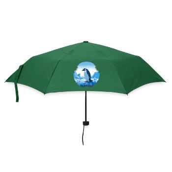 Pinguin mitten in Plastikmüll - Regenschirm (klein) - Flaschengrün - Vorne