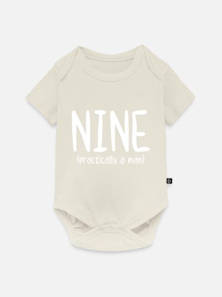 Neun praktisch ein Mann - Baby Premium Kurzarmbody - Naturweiß