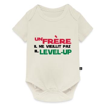 UN frère NE VIEILLIT PAS - Body à manches courtes Premium Bébé - blanc cassé - Devant