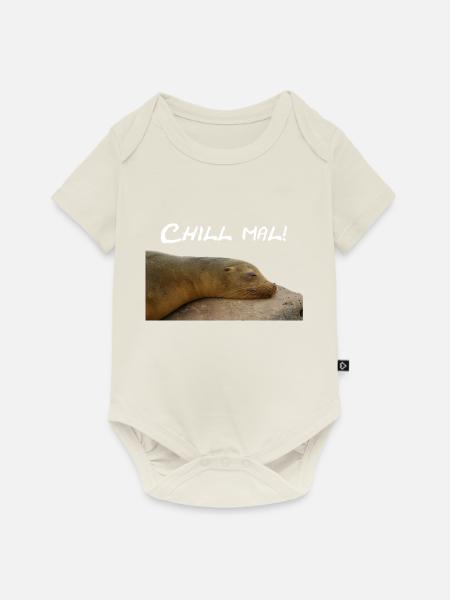 Robbe Chillt auf Stein - Baby Premium Kurzarmbody - Naturweiß
