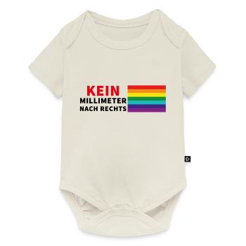 Kein Millimeter nach Rechts mit Pride- Spruch - Baby Premium Kurzarmbody - Naturweiß - Vorne