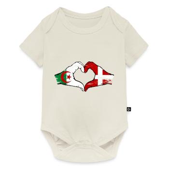 Algérie Danemark drapeau mains forme de coeur utilisé - Body à manches courtes Premium Bébé - blanc cassé - Devant