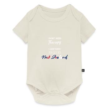 Neuseeland Urlaub Geschenkidee lustiger Spruch - Baby Premium Kurzarmbody - Naturweiß - Vorne
