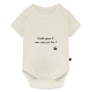 Zezette épouse X ! Le Père Noël est une ordure - Body à manches courtes Premium Bébé - blanc cassé - Devant