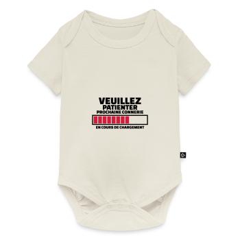 veuillez patienter prochaine connerie en cours - Body à manches courtes Premium Bébé - blanc cassé - Devant