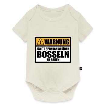 Bosseln Boßeln Spruch Sprüche Lustig Geschenkidee - Baby Premium Kurzarmbody - Naturweiß - Vorne