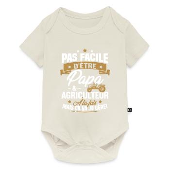 Pas facile d'être papa et agriculteur - Body à manches courtes Premium Bébé - blanc cassé - Devant