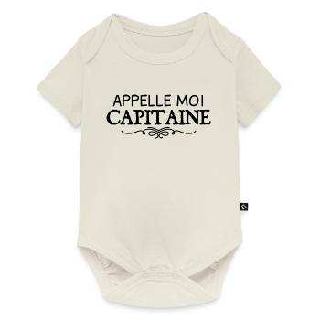 Appelez-moi le capitaine - Body à manches courtes Premium Bébé - blanc cassé - Devant