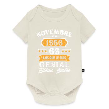 Cadeau D'anniversaire 66 Ans Novembre 1956 Rétro - Body à manches courtes Premium Bébé - blanc cassé - Devant