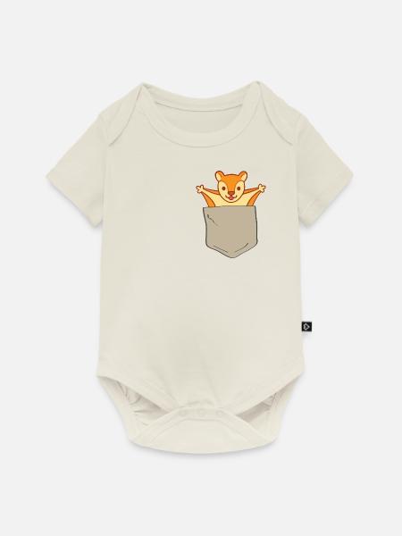 Lustiges Flughörnchen in Brusttasche - Baby Premium Kurzarmbody - Naturweiß