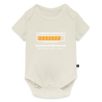 Connerie et bétise en téléchargement - Body à manches courtes Premium Bébé - blanc cassé - Devant