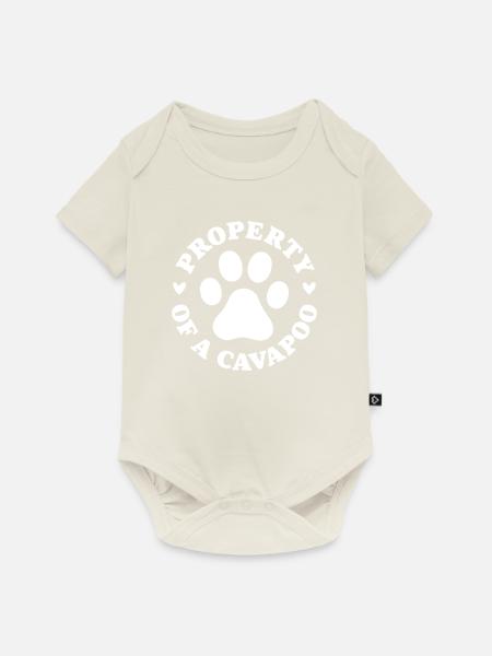 Eigentum eines Cavapoo - Baby Premium Kurzarmbody - Naturweiß