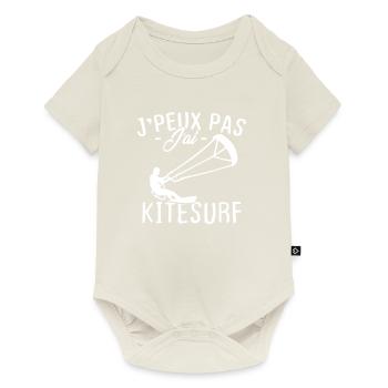 J'peux pas j'ai Kitesurf - Body à manches courtes Premium Bébé - blanc cassé - Devant