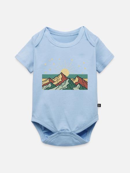 Berglandschaft mit Sonnenstrahlen - Baby Premium Kurzarmbody - Hellblau