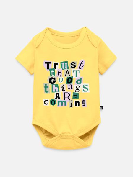 Good Things Are Coming – Positives Design - Baby Premium Kurzarmbody - Pastellgelb