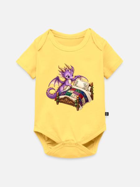 Lila Drache auf Quiltbett - Baby Premium Kurzarmbody - Pastellgelb