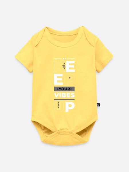 Lebendiges motivierendes Typografie-Design - Baby Premium Kurzarmbody - Pastellgelb